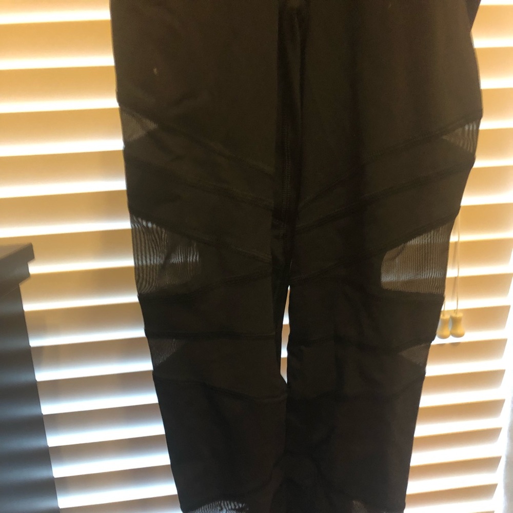 NWT Victoria Secret Mesh Knockout leggings Xs